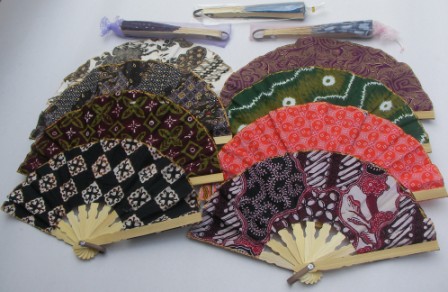 Souvenir Kipas Batik